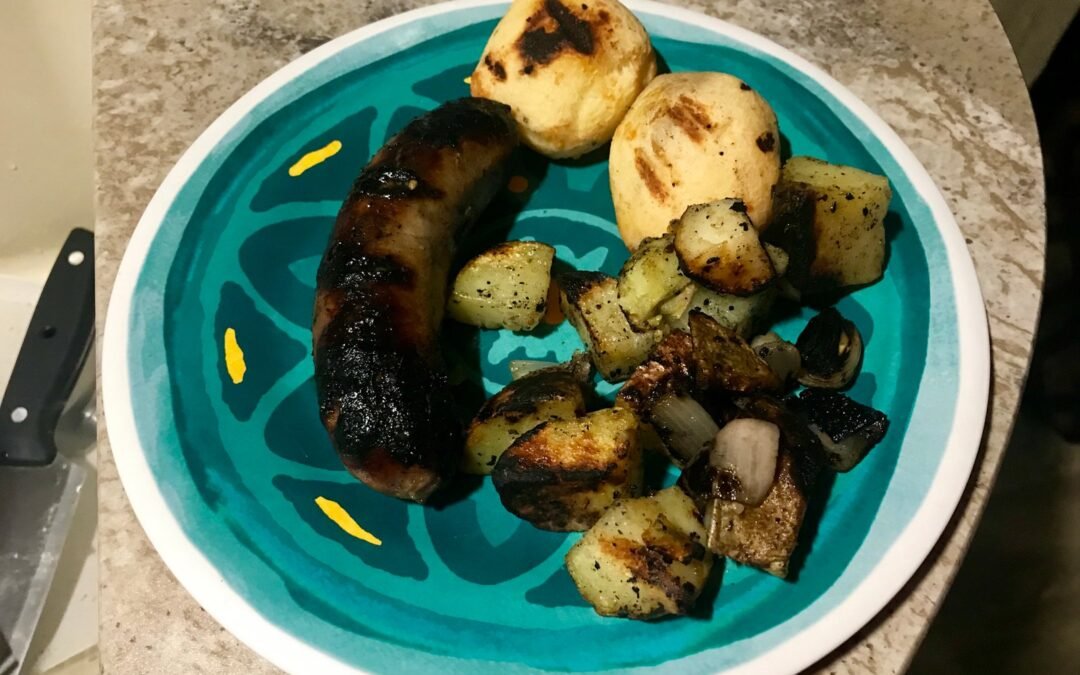 Recipe of the Week – Grilled Sausages with Potatoes, Shallot, and Spinach